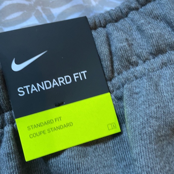 Nike training dri-fit sweatpants in gray - Picture 8 of 8
